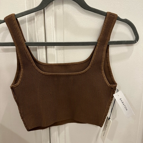 ⭐️NWT Aritzia Babaton Contour Tank Top⭐️ - Picture 4 of 6